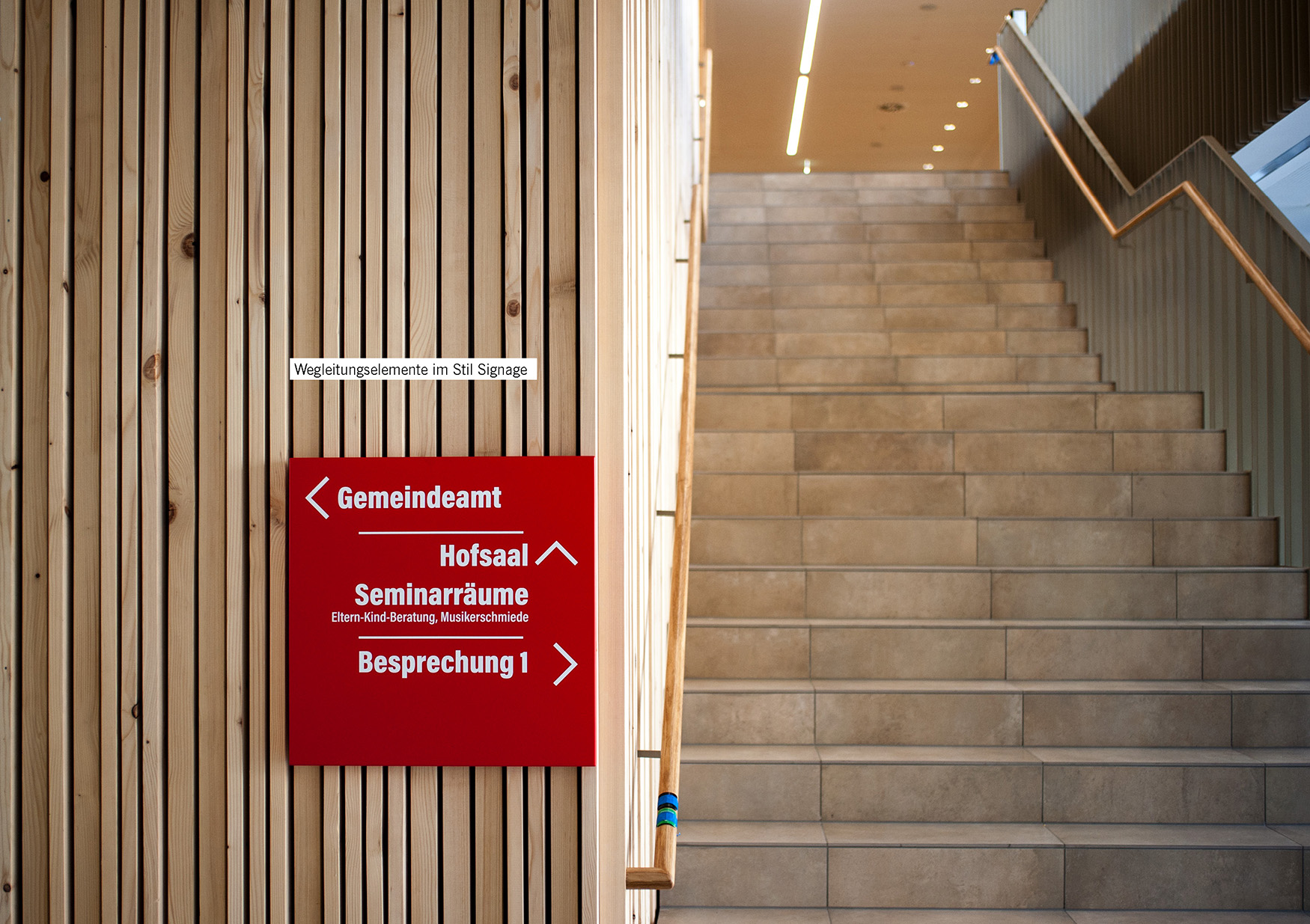 Wegleitungselemente im Stil Signage 
